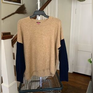 VINCENT CAMUTO TAN AND NAVY HIGH LOW SWEATER